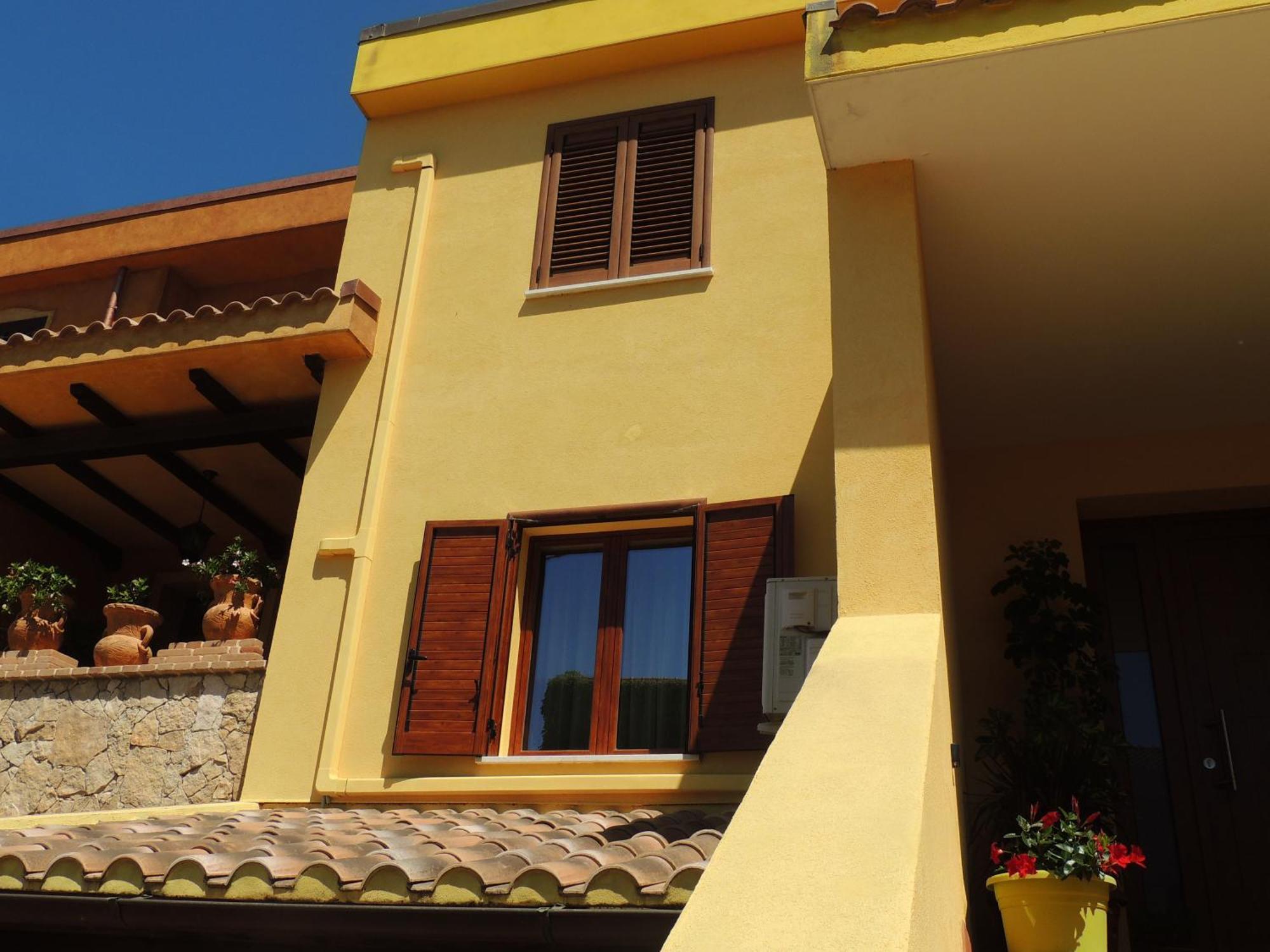 سورسو Lalu'S B&B المظهر الخارجي الصورة